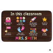 Infographic highlighting the anti-slip dotted backing and stain resistance features - thumbnail image 4 of 8